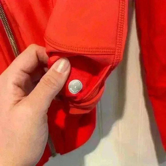 Lululemon Uba Hoodie *Softshell only EUC. Size 4 athletic athleisure activewear - Picture 4 of 8